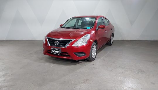 Nissan • Versa