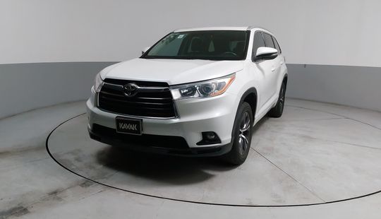 Toyota • Highlander