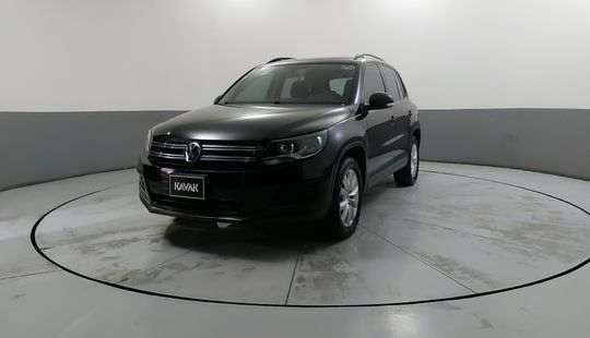 Volkswagen • Tiguan