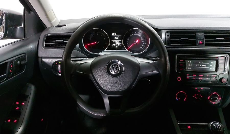 Volkswagen Jetta 2.0 MT Sedan 2016