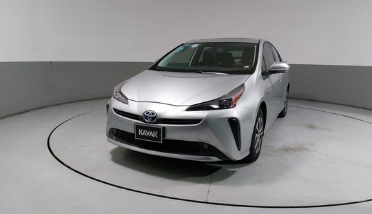 Toyota • Prius