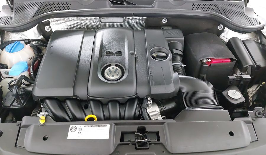 Volkswagen Beetle 2.5 SPORT MT Hatchback 2015