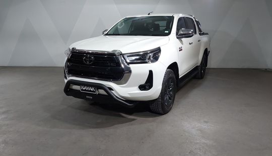 Toyota • Hilux