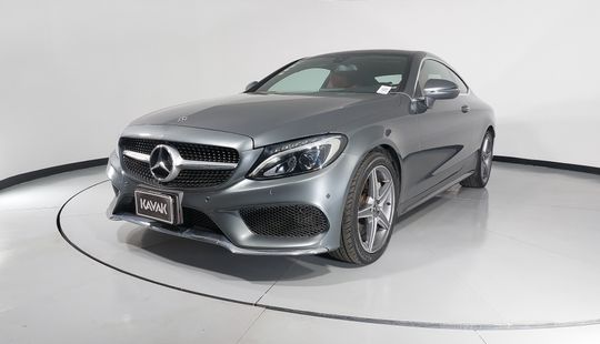 Mercedes Benz • Clase C