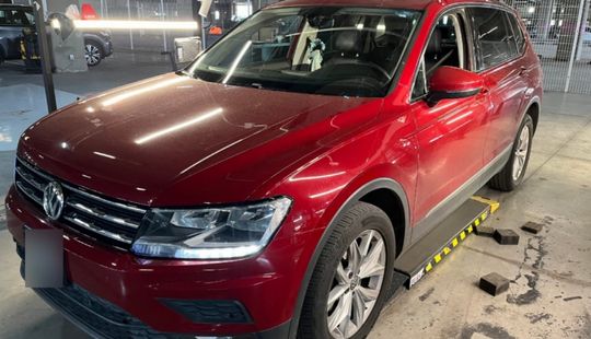 Volkswagen • Tiguan