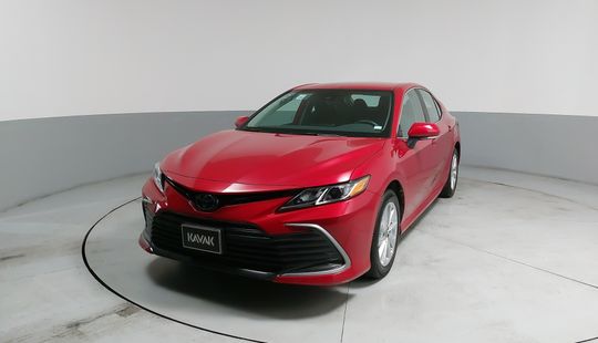 Toyota • Camry