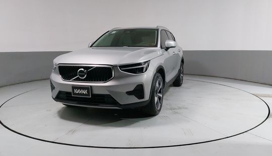 Volvo • XC40