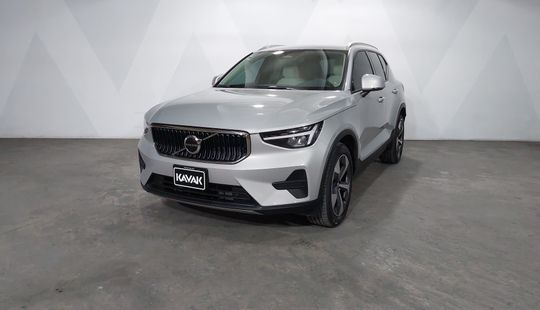 Volvo • XC40