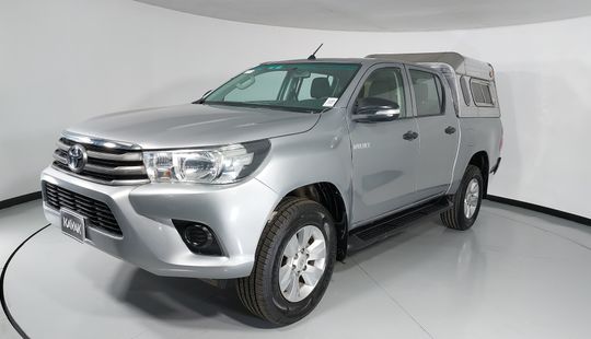 Toyota • Hilux