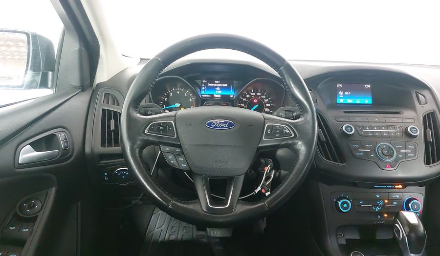 Ford Focus 2.0 SE AT Sedan 2015