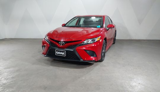 Toyota • Camry