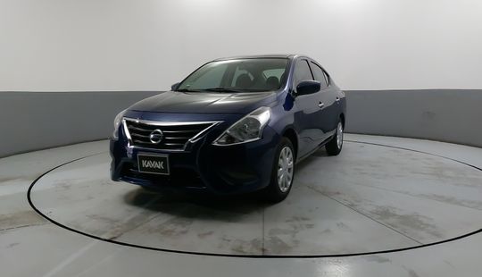 Nissan • Versa