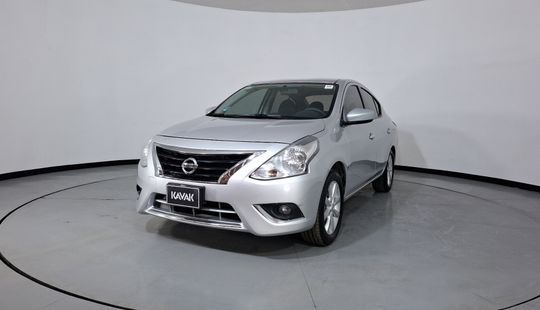 Nissan • Versa