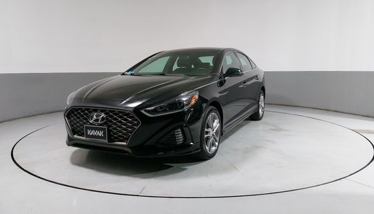 Hyundai • Sonata