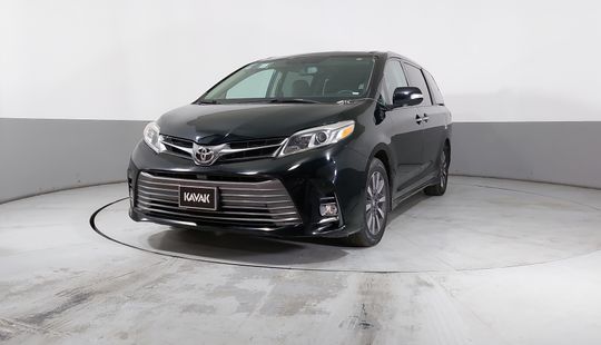 Toyota • Sienna