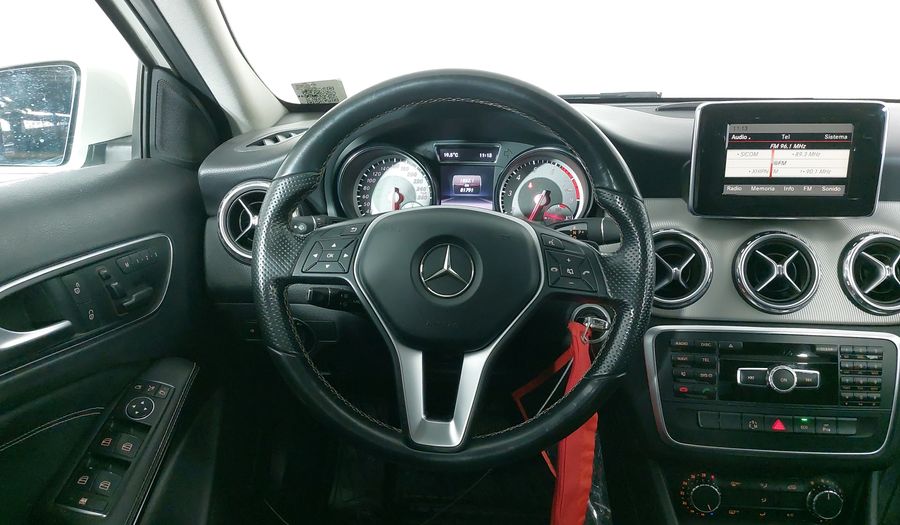 Mercedes Benz Clase Gla 1.6 GLA 200 CGI SPORT Suv 2015