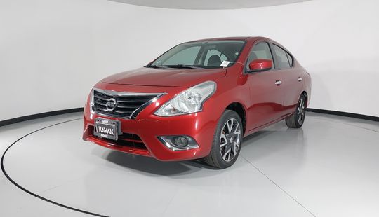 Nissan • Versa