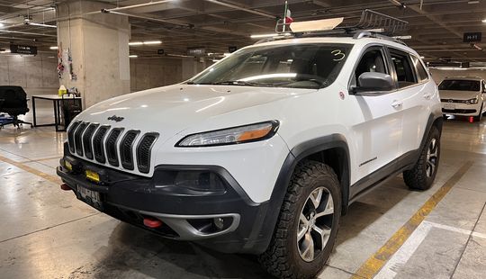 Jeep • Cherokee