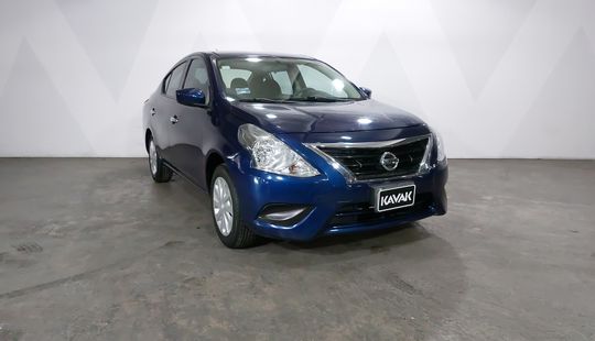 Nissan • Versa