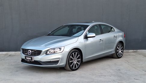 Volvo S60 2.0 D2 COMFORT AT Sedan 2017