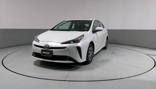 Toyota • Prius