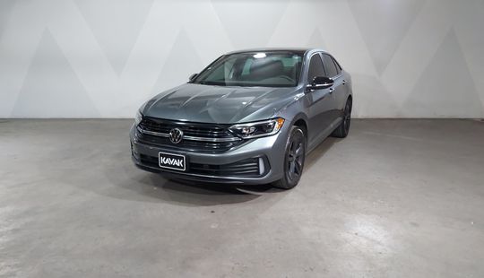 Volkswagen • Jetta