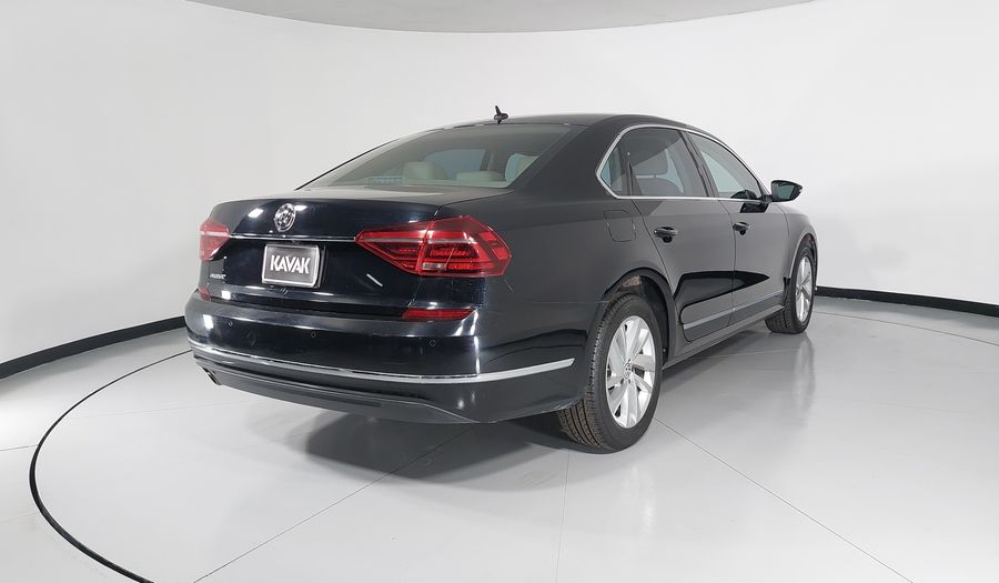 Volkswagen Passat 2.5 SPORTLINE AUTO Sedan 2018