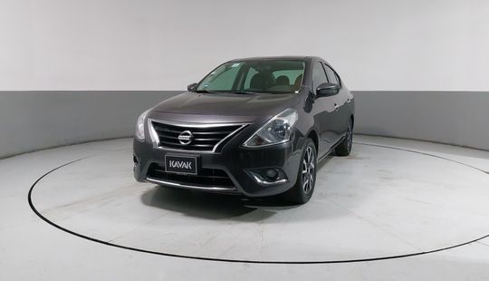 Nissan • Versa