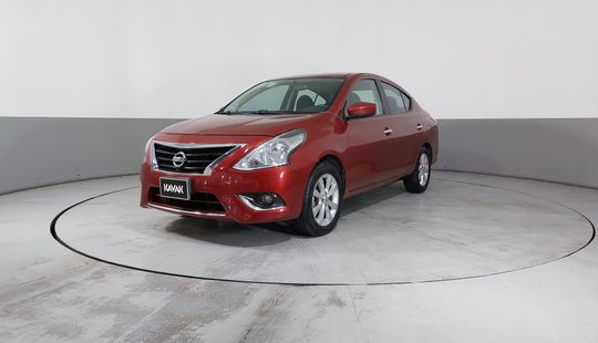 Nissan • Versa