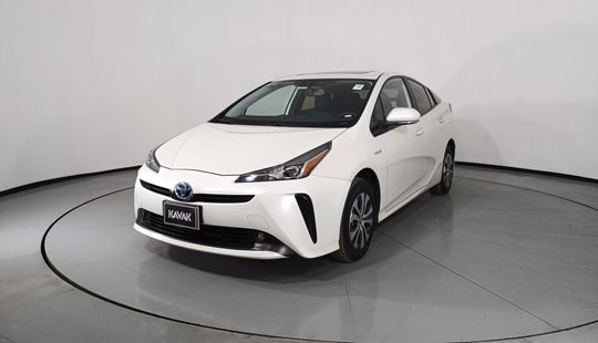 Toyota • Prius