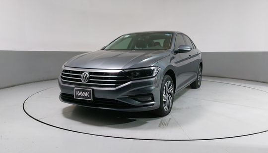 Volkswagen • Jetta