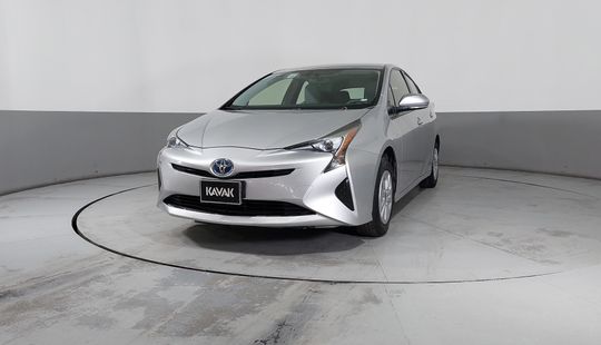 Toyota • Prius