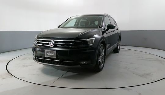 Volkswagen • Tiguan