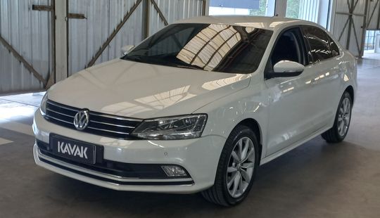 Volkswagen • Jetta