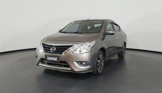 Nissan • Versa