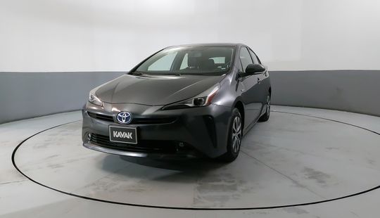 Toyota • Prius