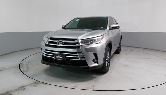 Toyota • Highlander