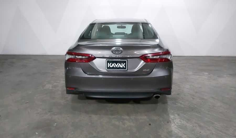 Toyota Camry 2.5 XLE AUTO Sedan 2021