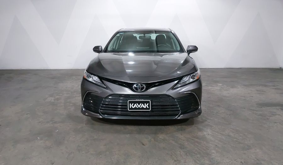 Toyota Camry 2.5 XLE AUTO Sedan 2021