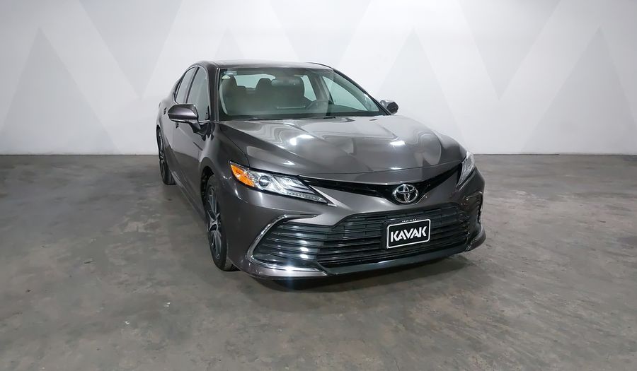 Toyota Camry 2.5 XLE AUTO Sedan 2021