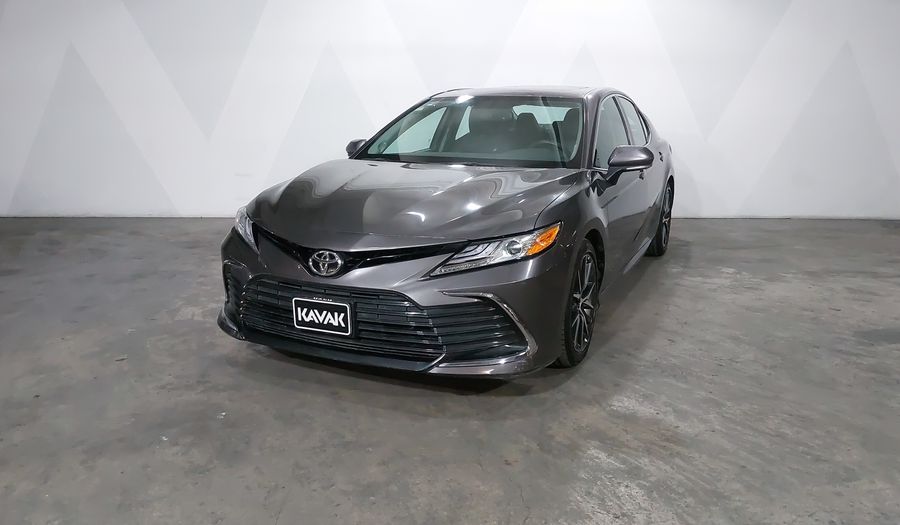 Toyota Camry 2.5 XLE AUTO Sedan 2021