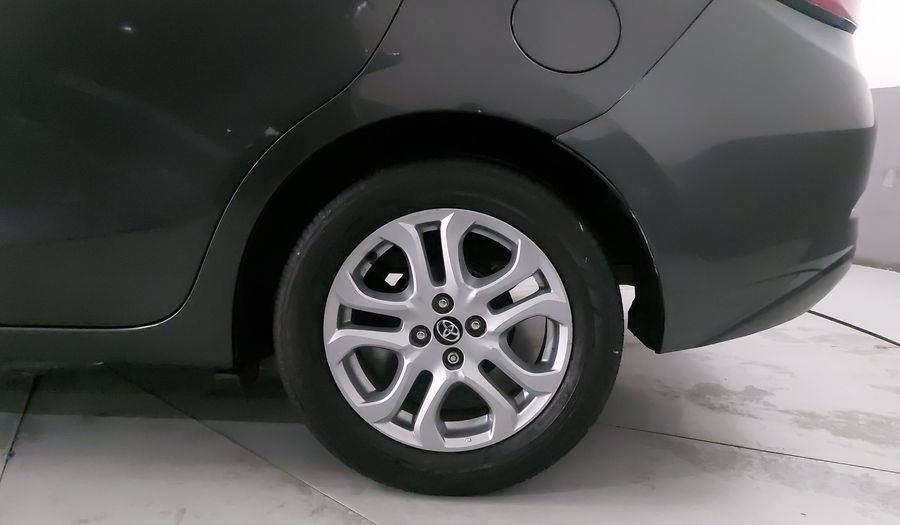 Toyota Yaris 1.5 R XLE AT Sedan 2016