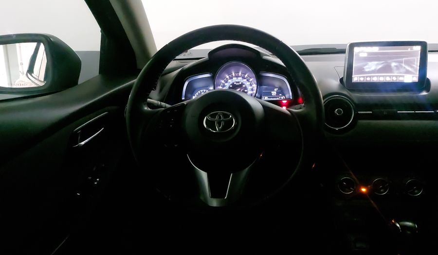 Toyota Yaris 1.5 R XLE AT Sedan 2016