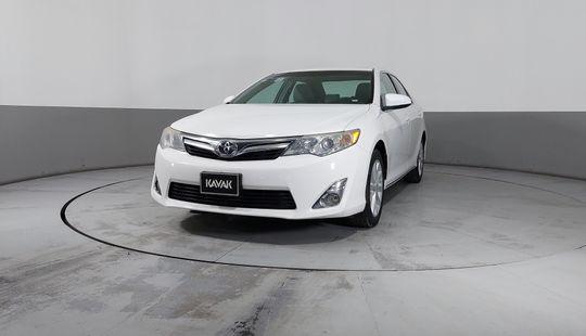 Toyota • Camry