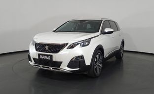 Peugeot • 5008