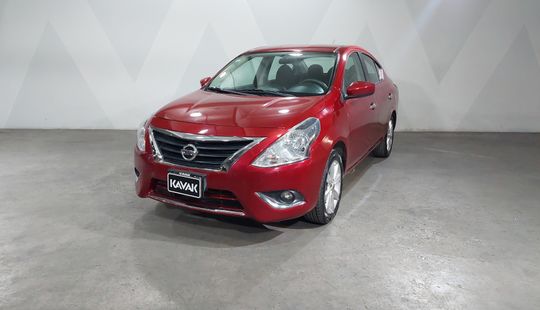 Nissan • Versa