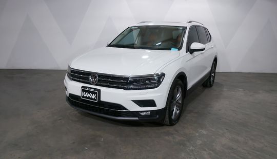 Volkswagen • Tiguan