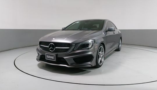 Mercedes Benz • Clase CLA