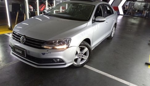 Volkswagen Vento 2.5 ADVANCE PLUS TIPTRONIC Sedan 2015