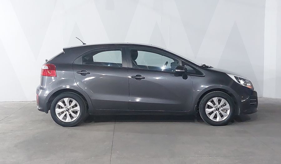 Kia Rio 1.6 EX MT Hatchback 2017